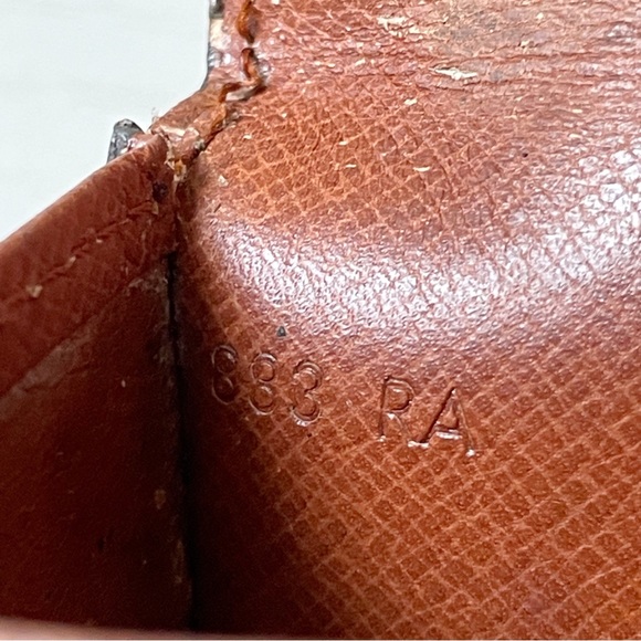 Louis Vuitton brown monogram canvas four key ring wallet - Picture 11 of 11